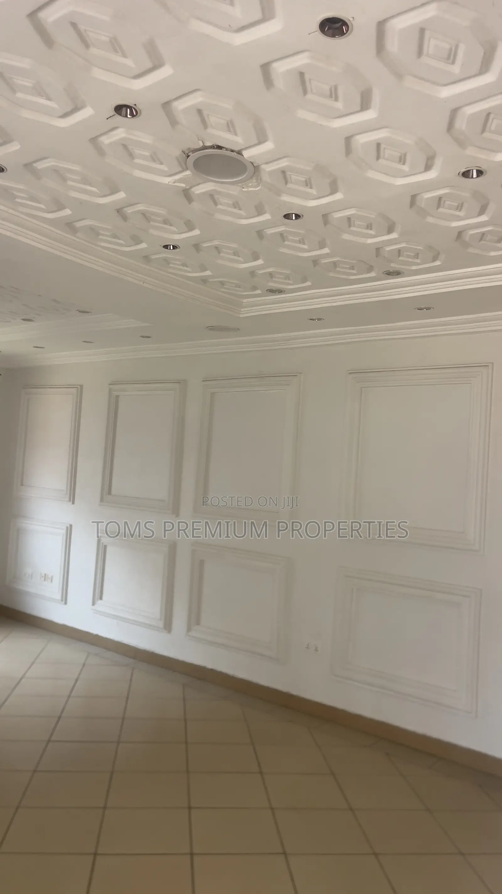 3bdrm Block of Flats in East for rent