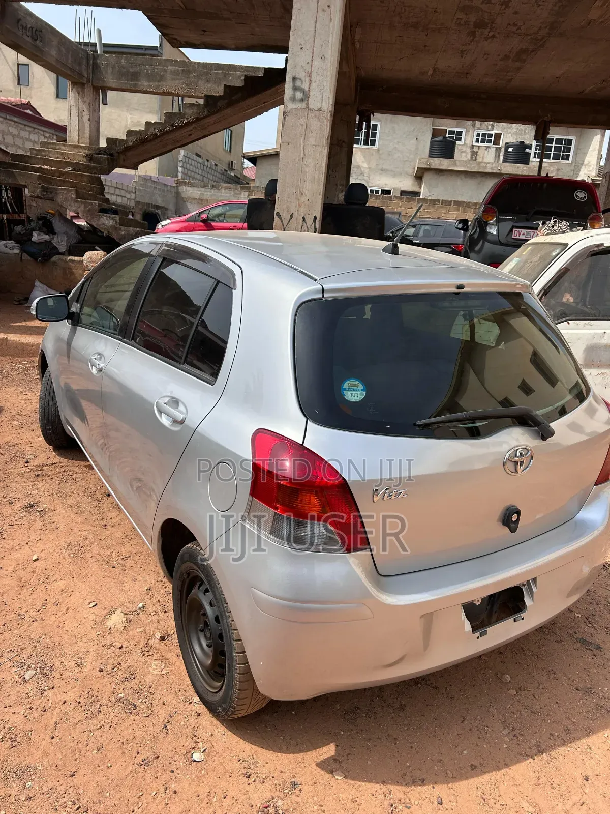 Toyota Vitz 2010 Silver