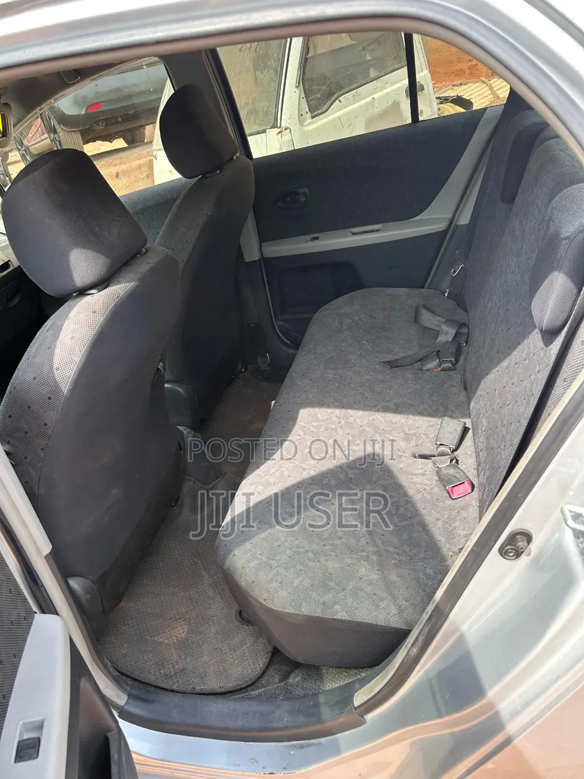 Toyota Vitz 2010 Silver