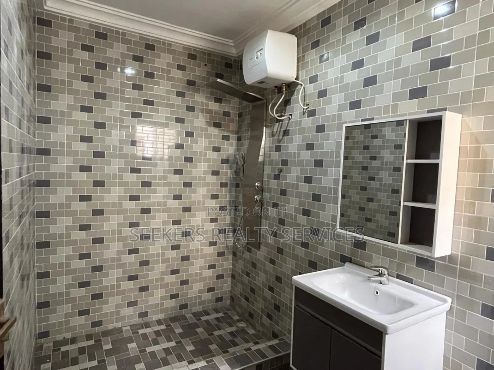 2bdrm House in Seekers Realty, Accra Metropolitan for sale
