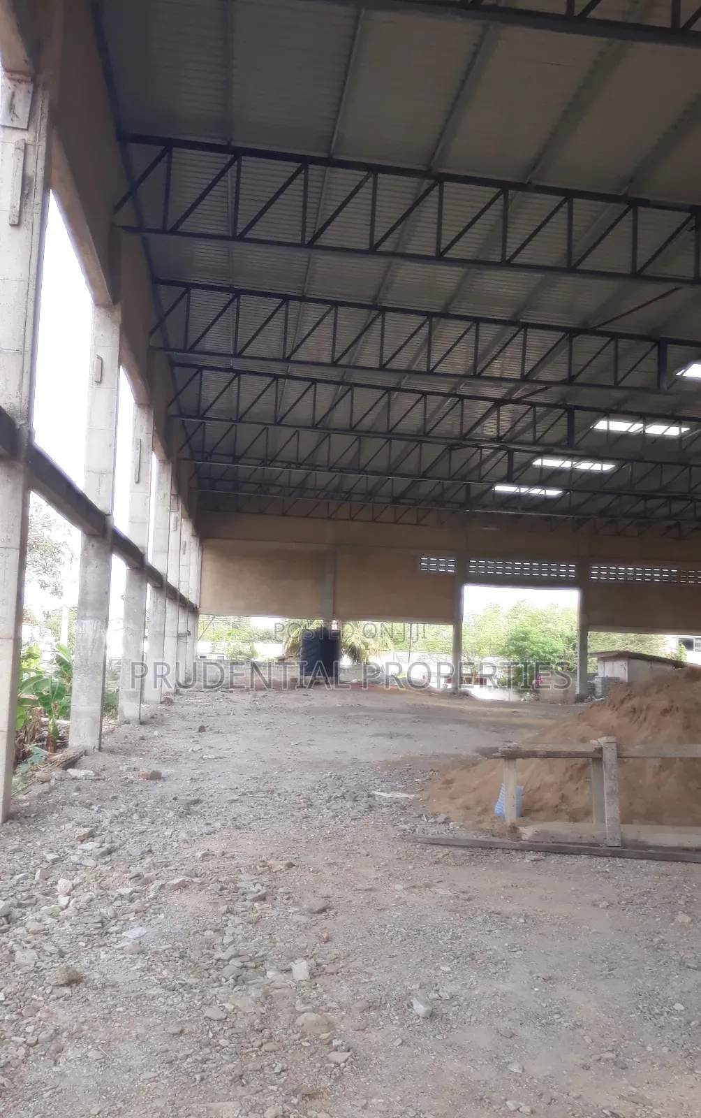 Warehouse for Rent at Tesano