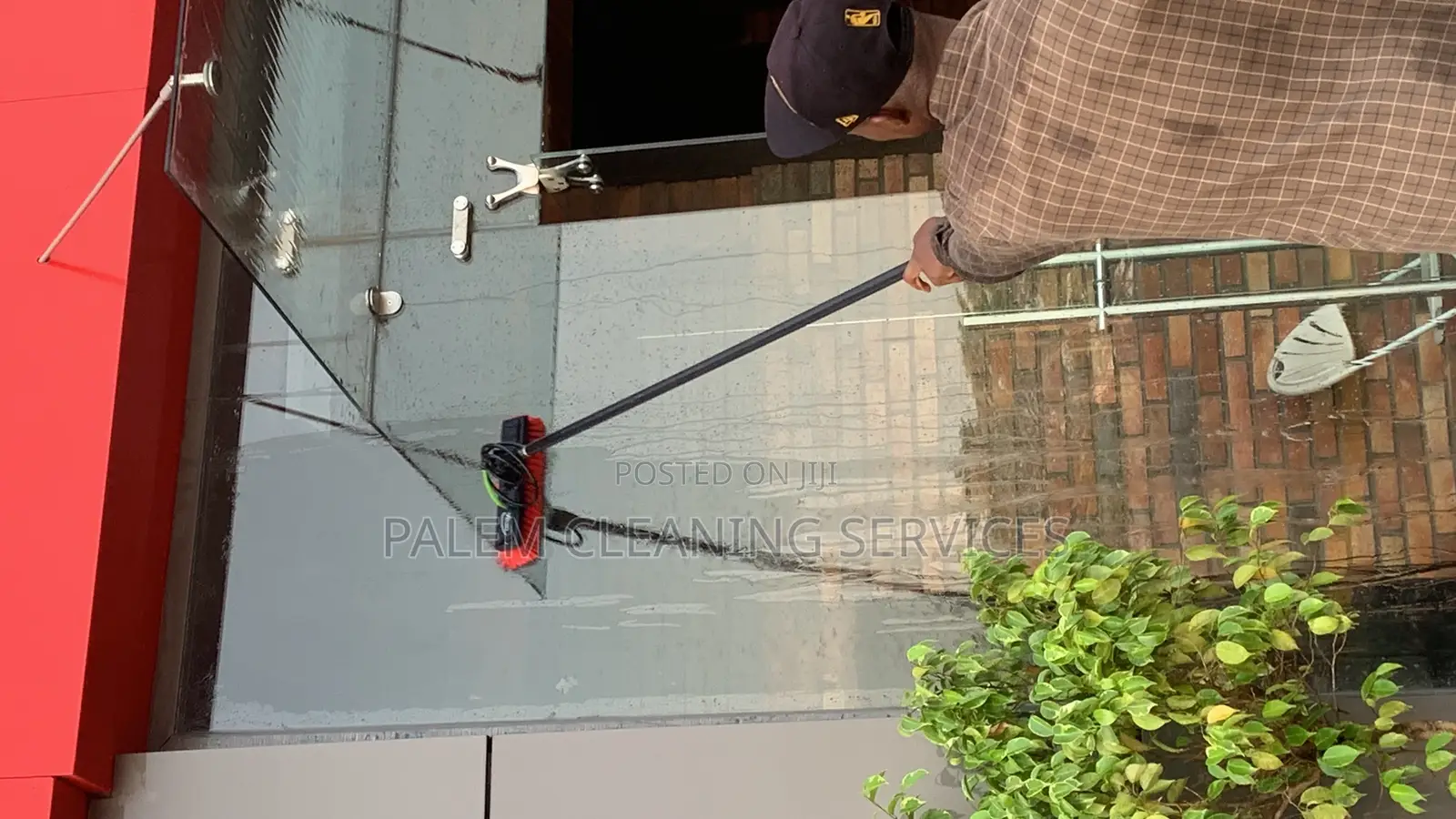 Glass and Windows Cleaning