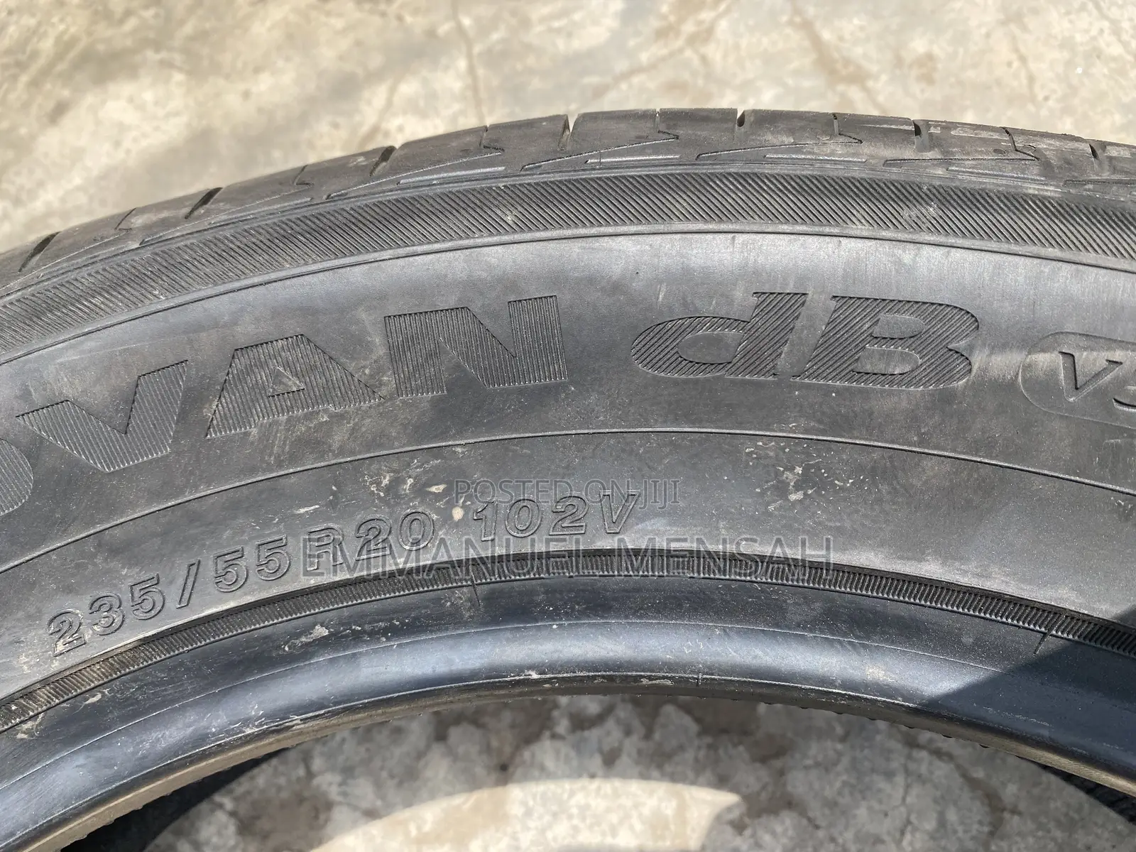 235/55r20 Yokohama Advan Db V552
