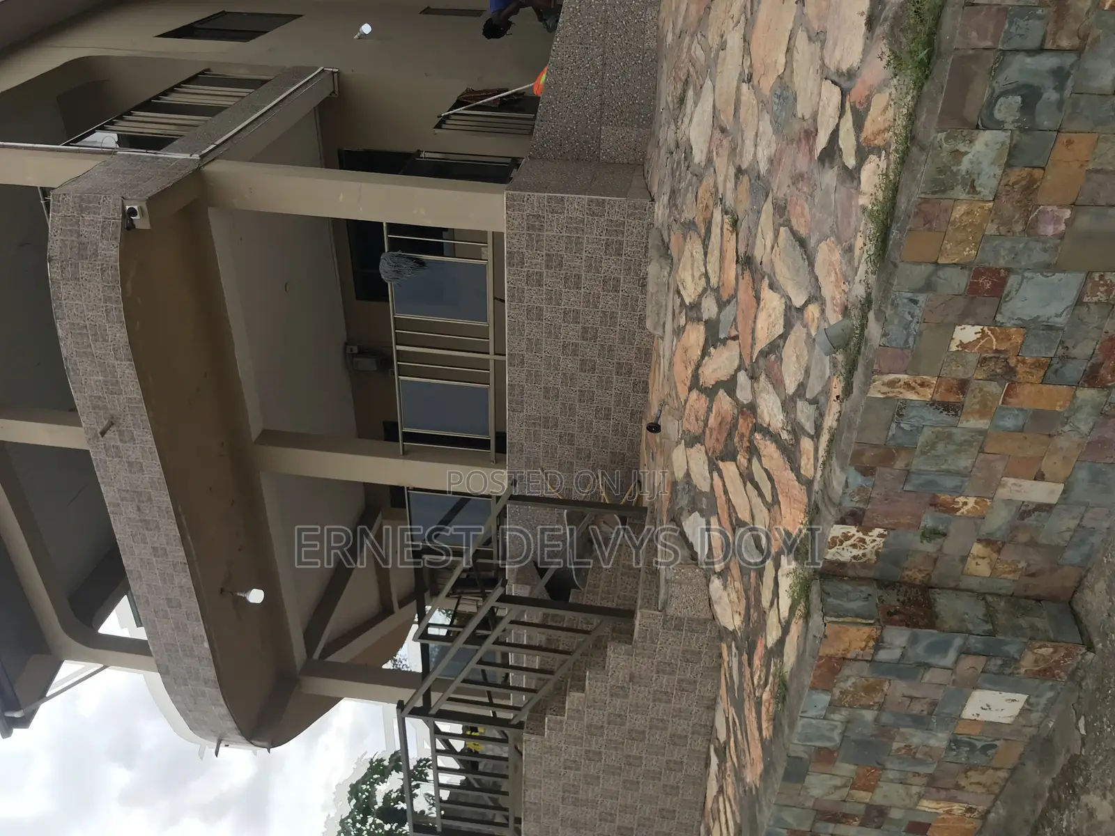 5bdrm Mansion in Kwabenya, Dome for sale