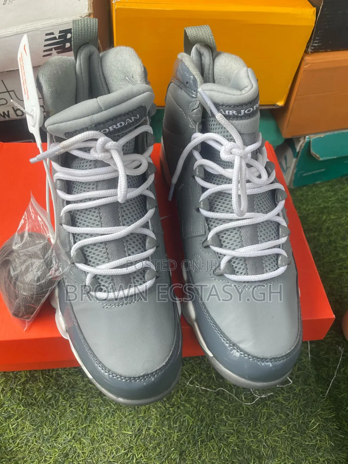 Jordan 9 Retro Sneaker