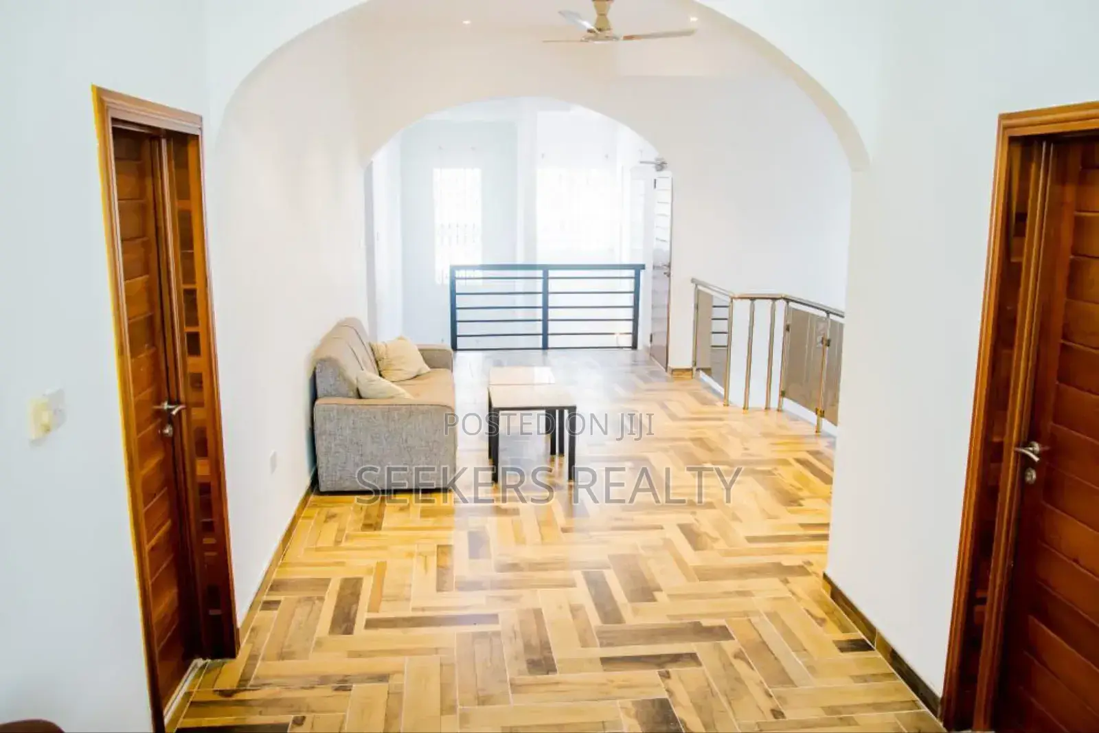 8bdrm House in Seekers Realty, Oyarifa for sale