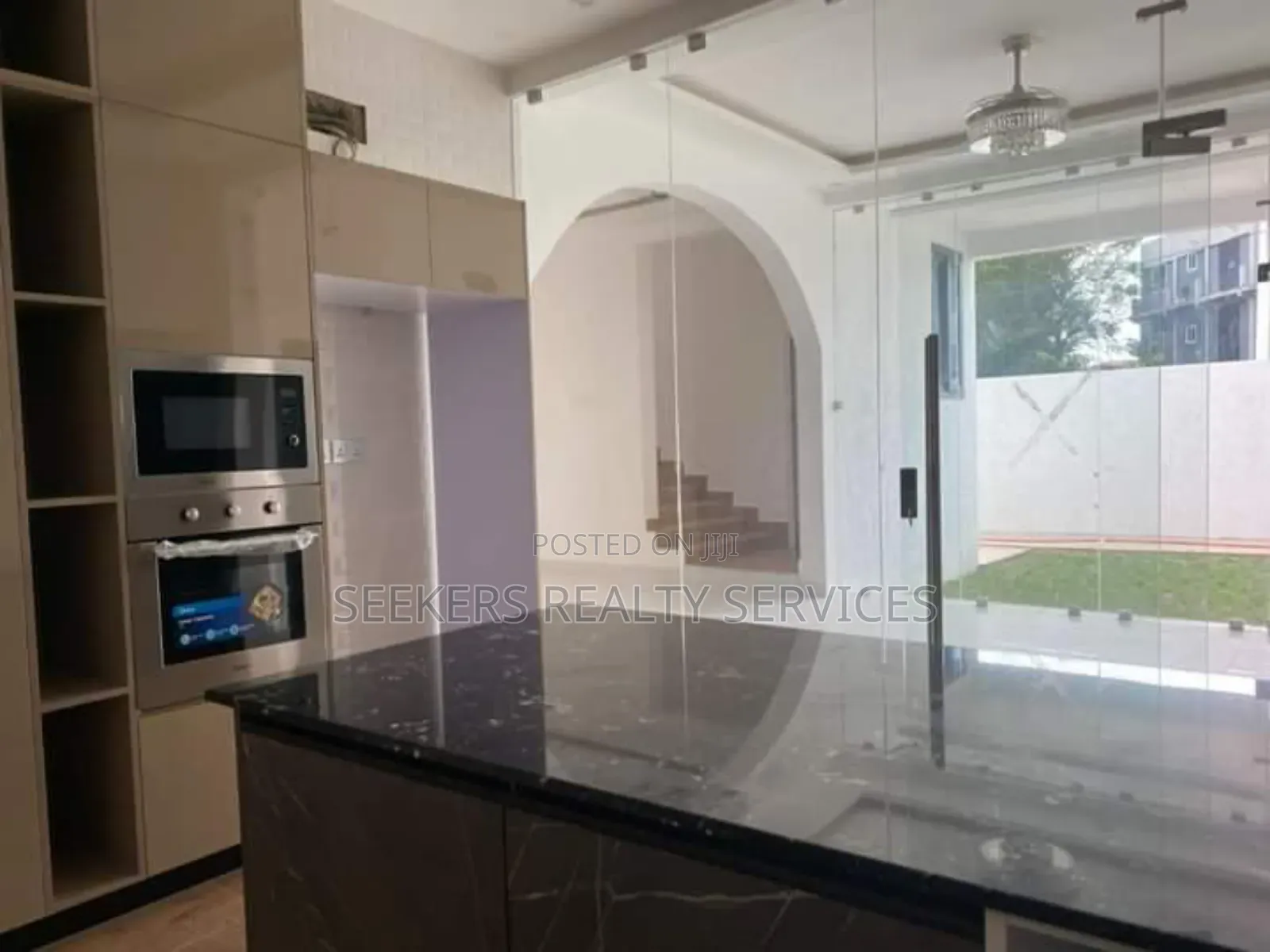 4bdrm Mansion in Seekers Realty, Airport Residential Area for sale