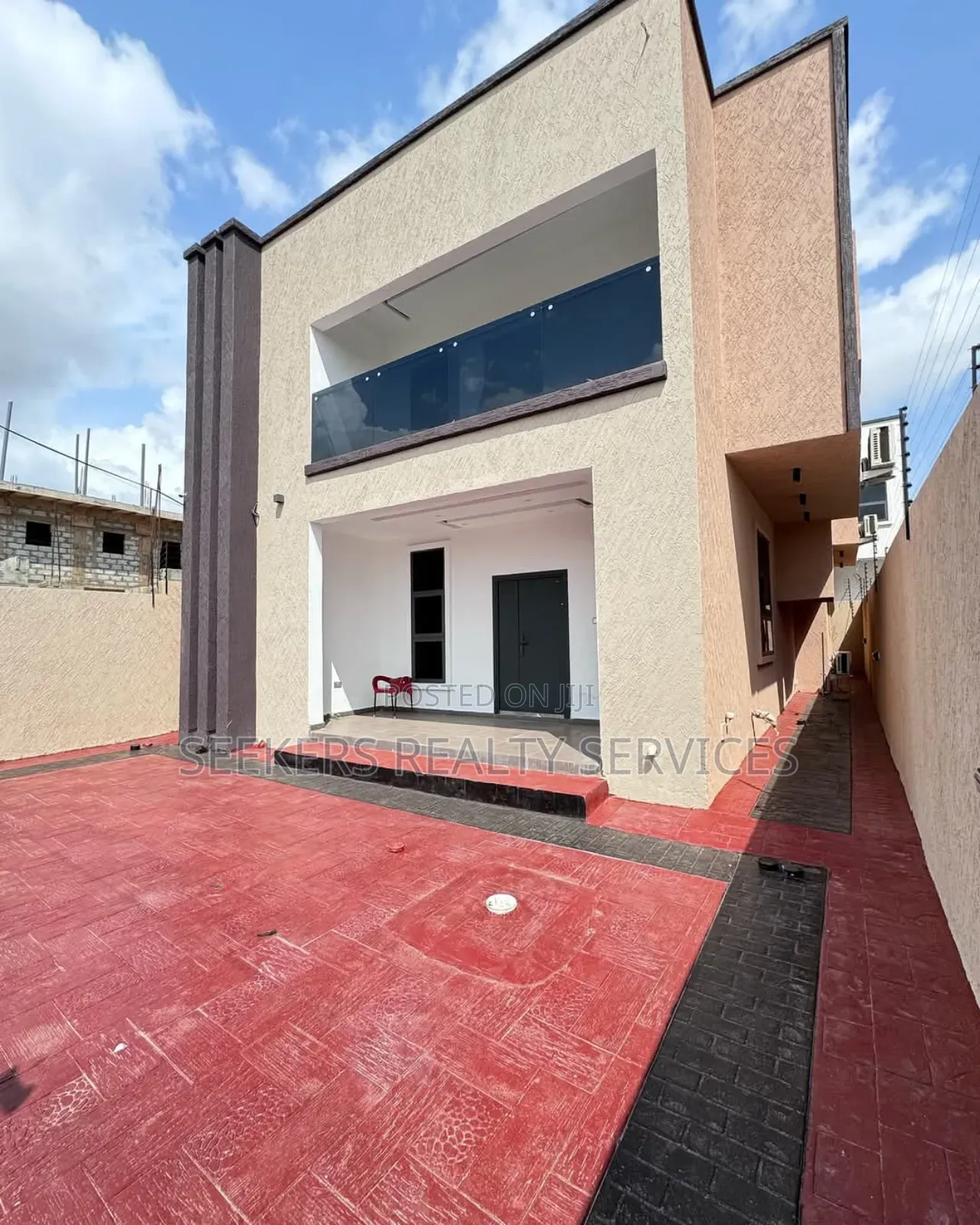 4bdrm Duplex in Seekers Realty, Lake Side Estate for sale