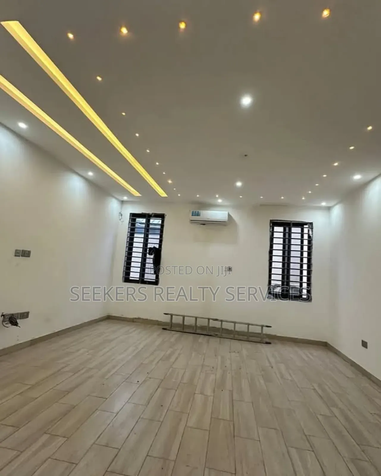 4bdrm Duplex in Seekers Realty, Lake Side Estate for sale