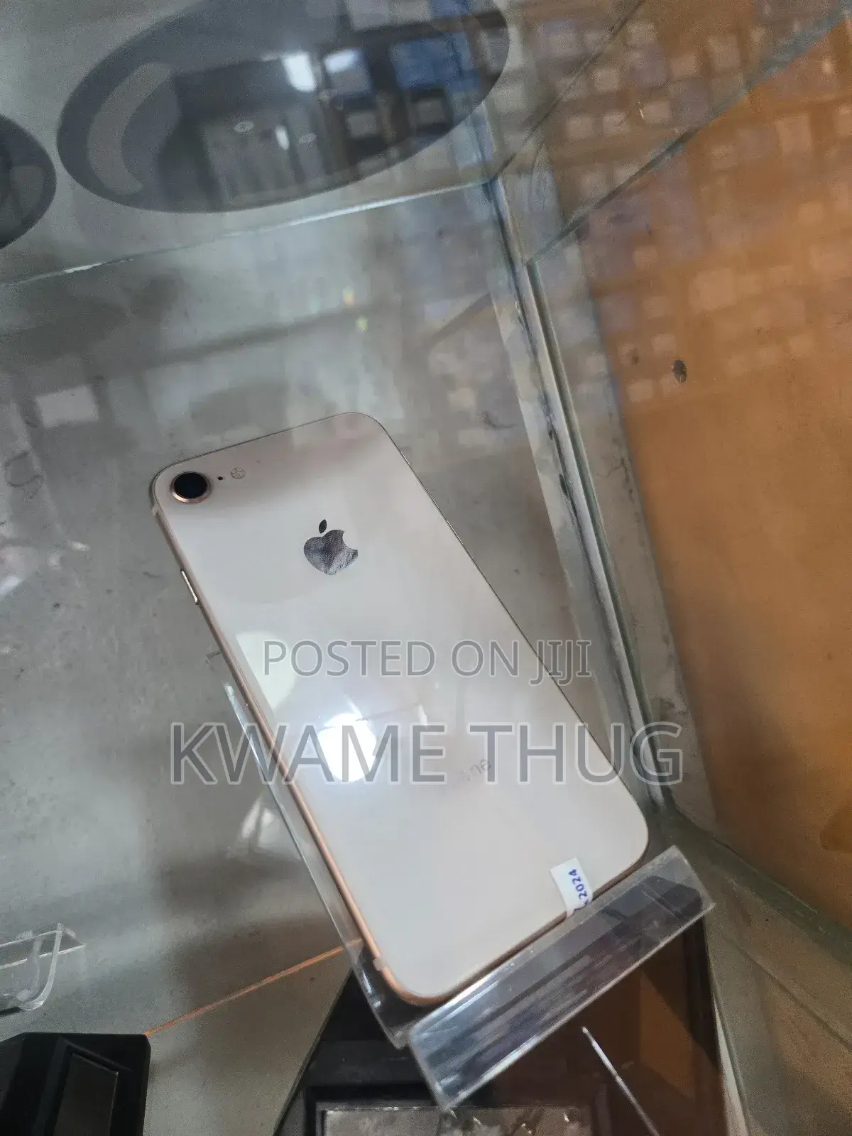 New Apple iPhone 8 64 GB Gold