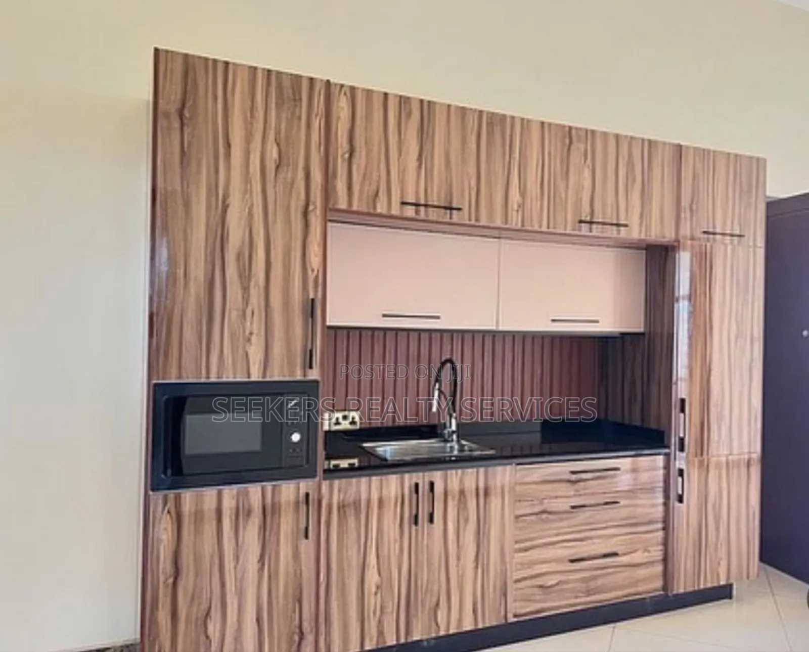 5bdrm House in Seekers Realty, Accra Metropolitan for sale