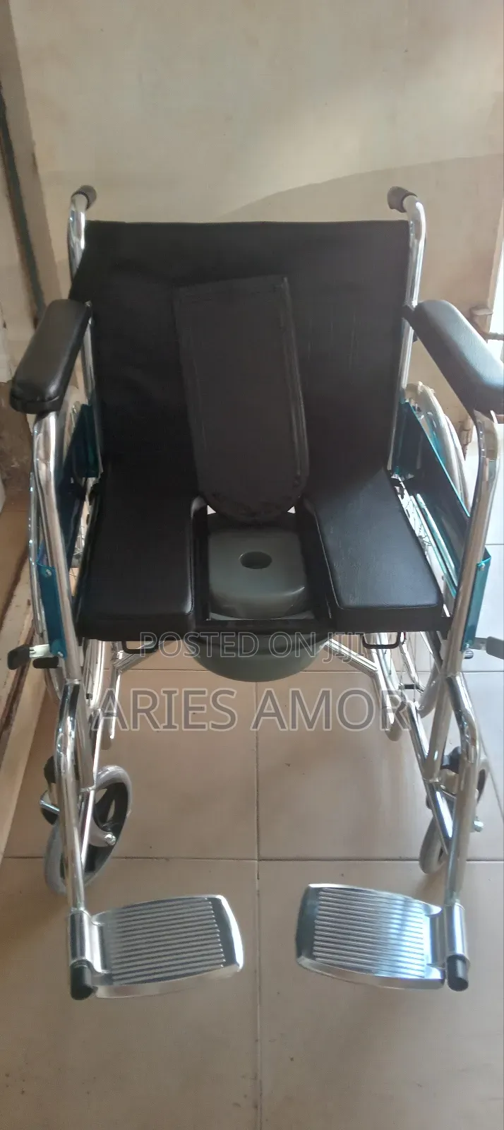 Short Back Commode Wheelchair