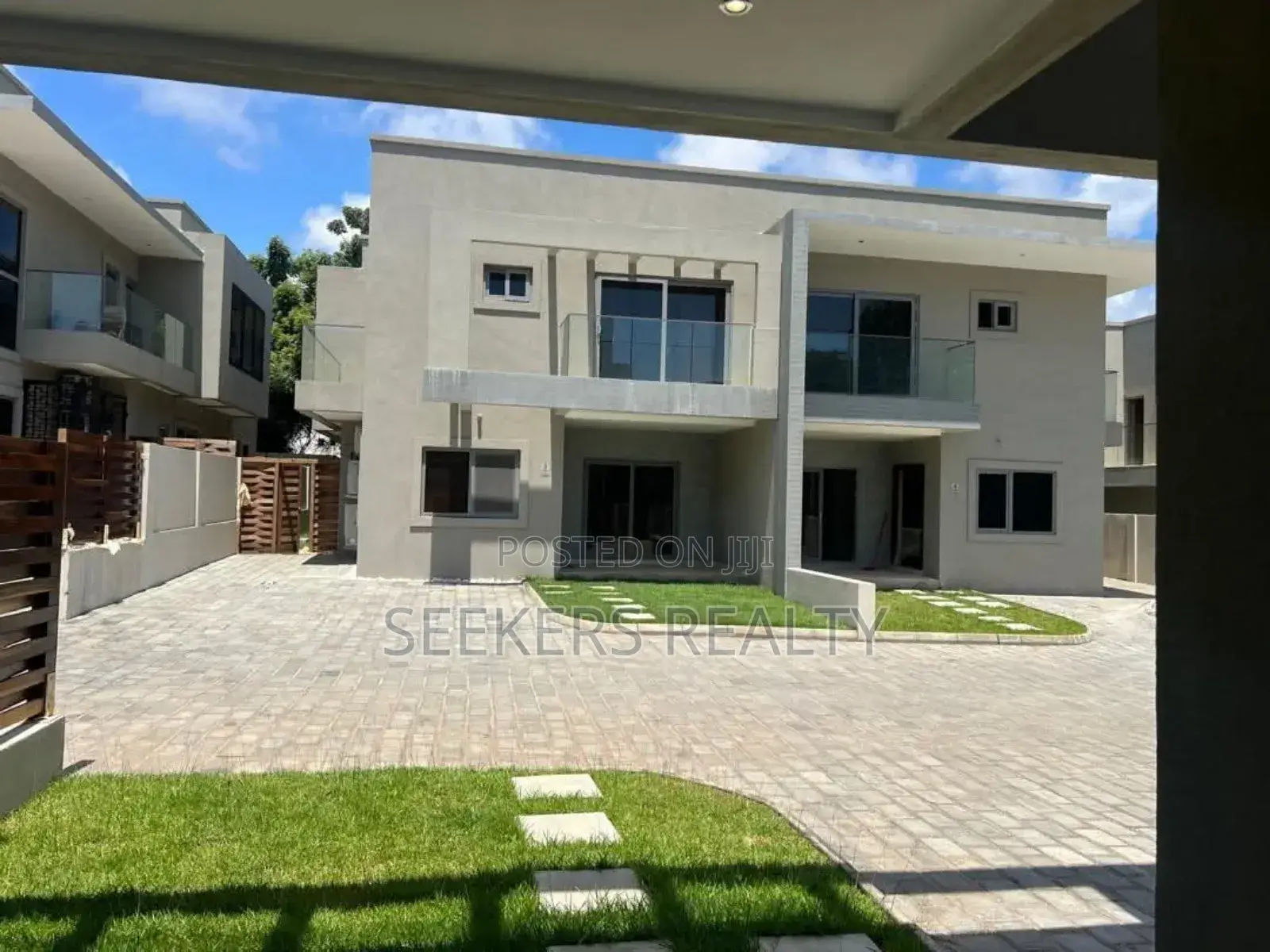 Furnished 4bdrm Townhouse / Terrace in Seekers Realty, Cantonments
