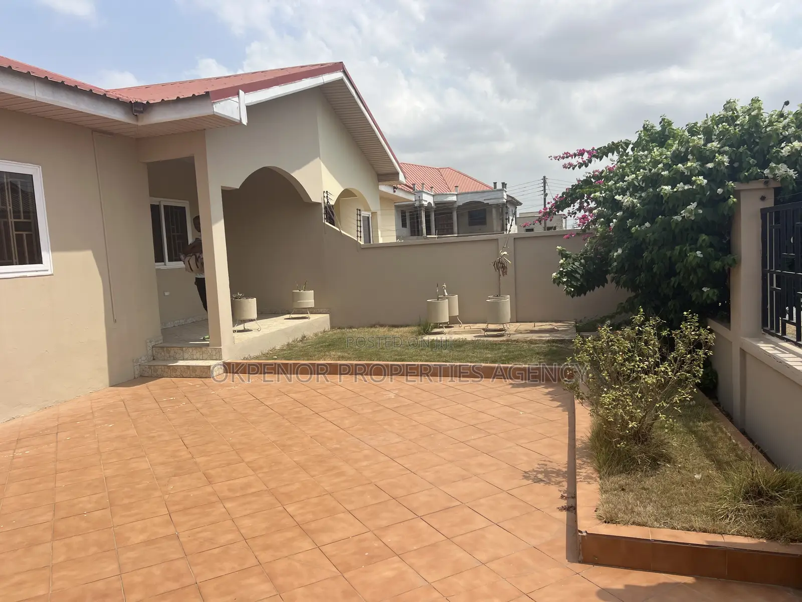 2bdrm House in Devtraco Estate, Tema Metropolitan for rent