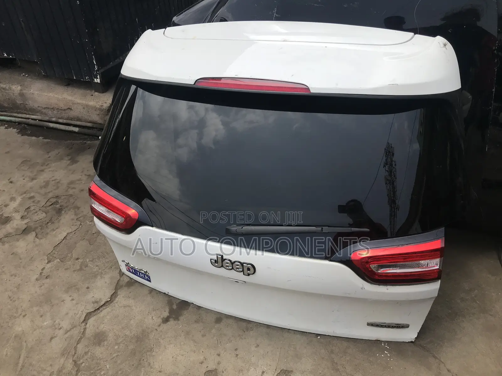 Jeep Cherokee 2015 - 2016 Boot / Trunk Door/ Tailgate