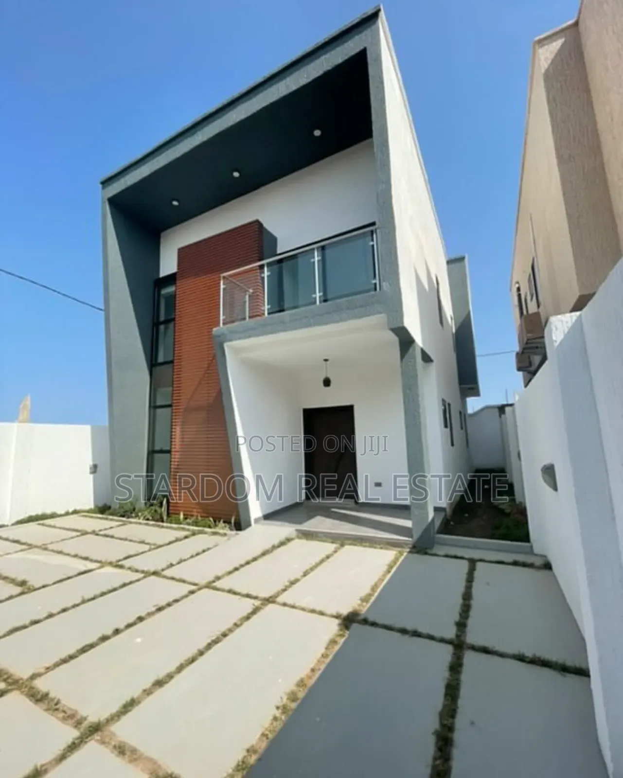 4bdrm Duplex in East Airport Area, Spintex for sale