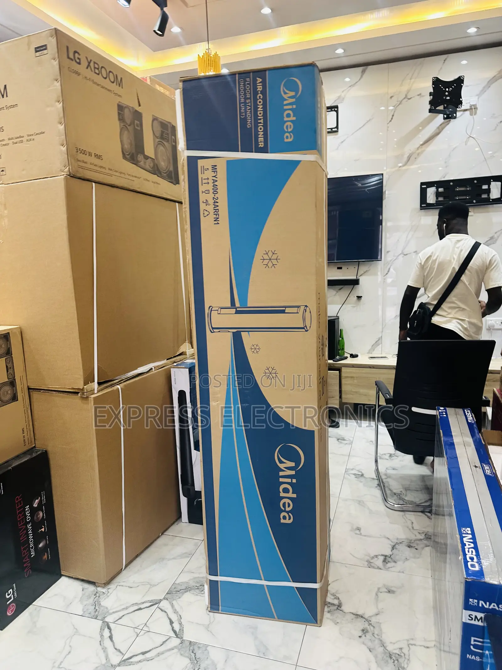 Automatic Cleaning Split Floor Rounded Design Midea 2.5hp