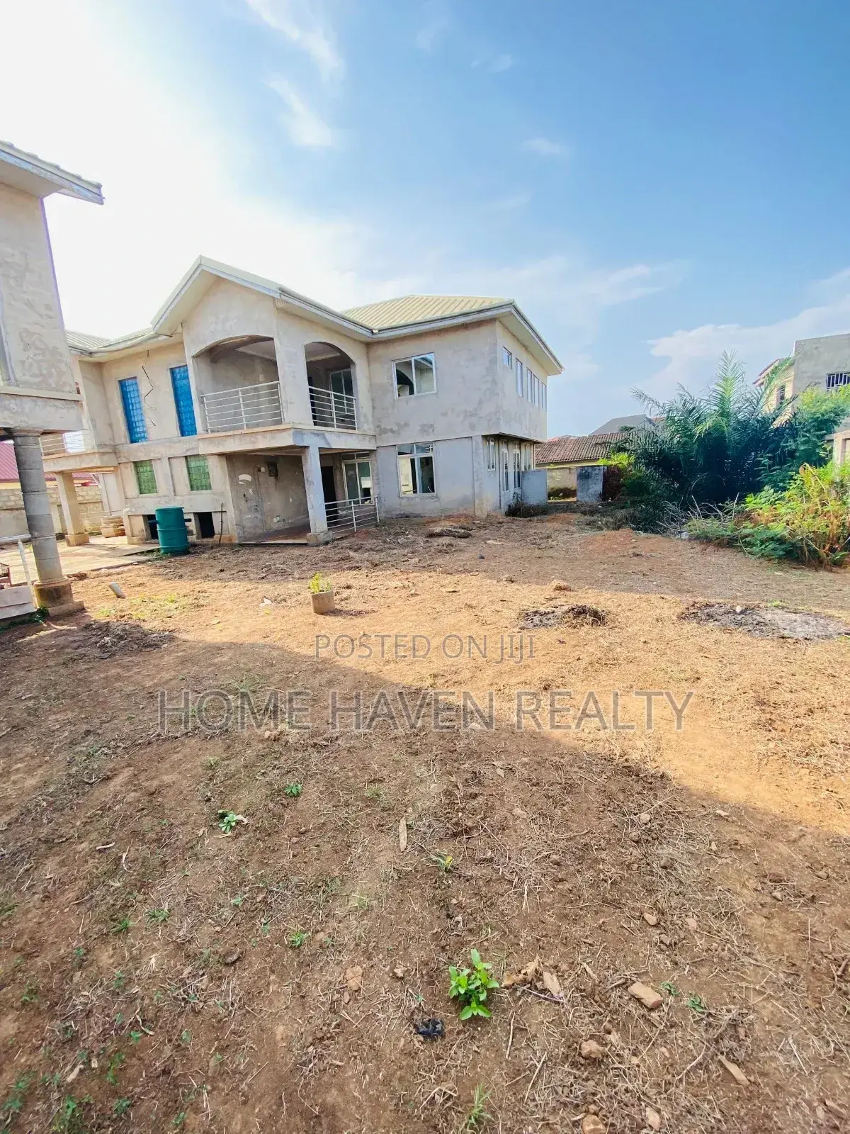 6bdrm Apartment in Westland for sale