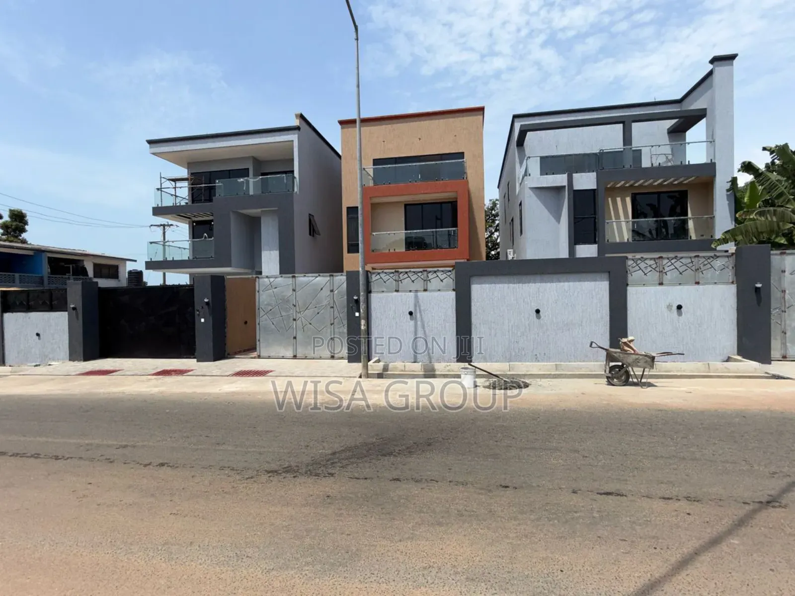 5bdrm Duplex in Wisa Group, Accra Metropolitan for sale