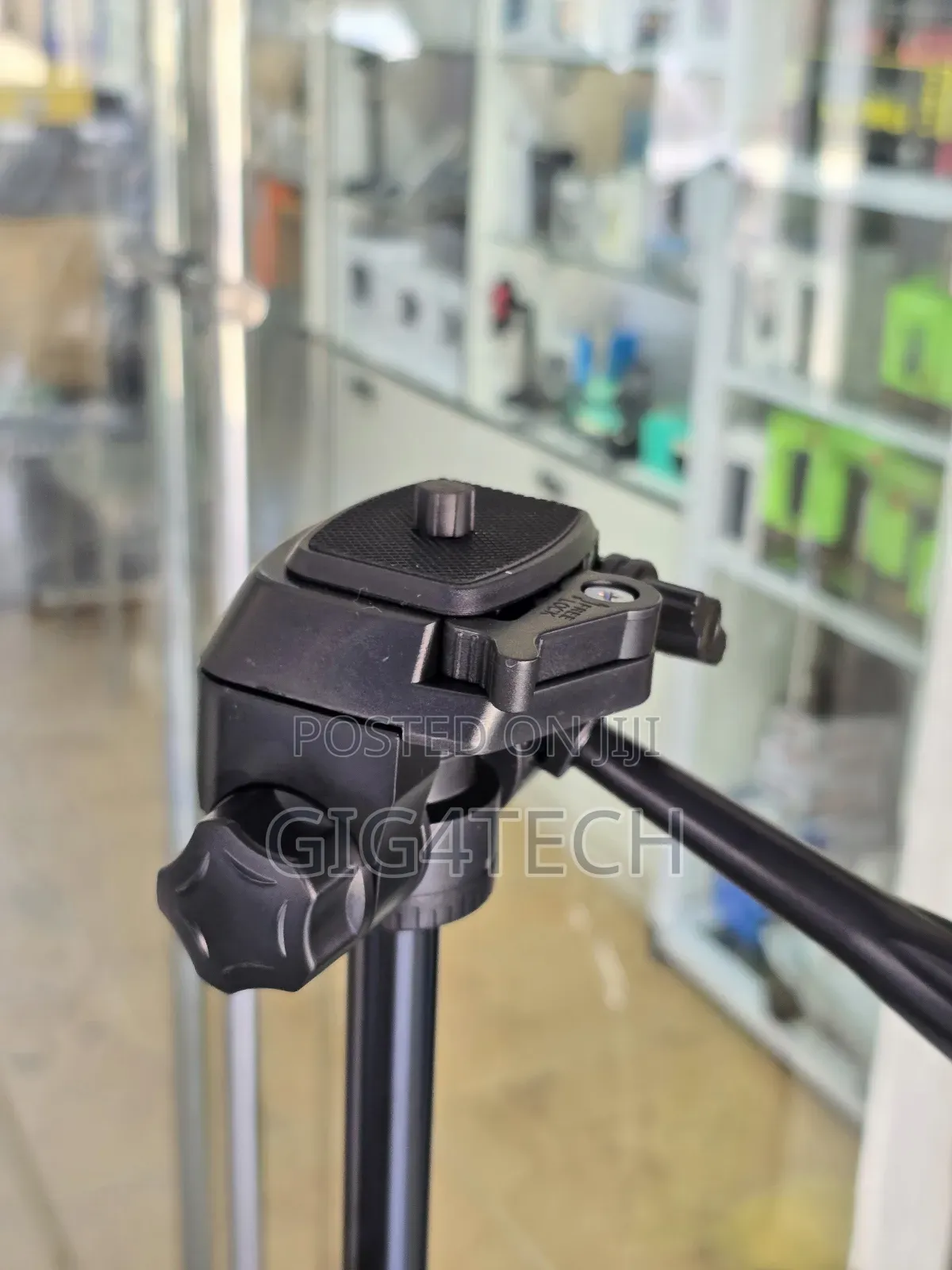 Phone and Camera Tripod 3670t 168cm