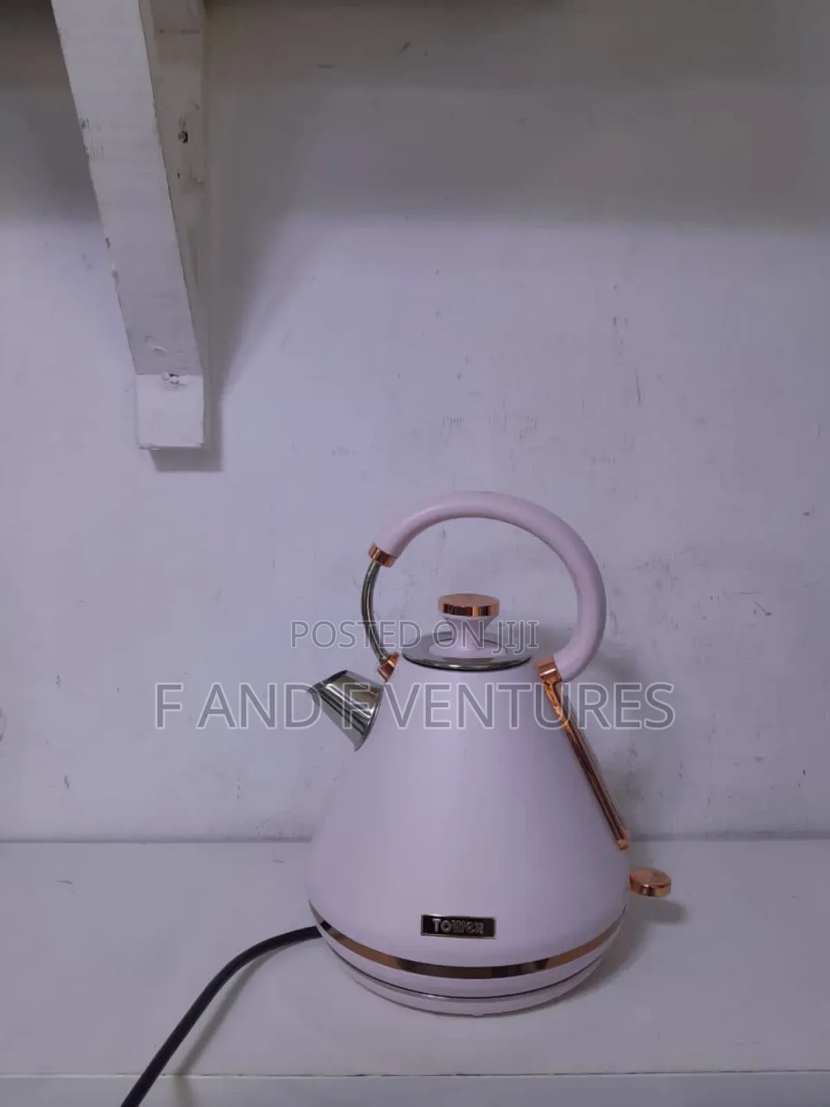 Tower Pink Pyramid Kettle -Uk