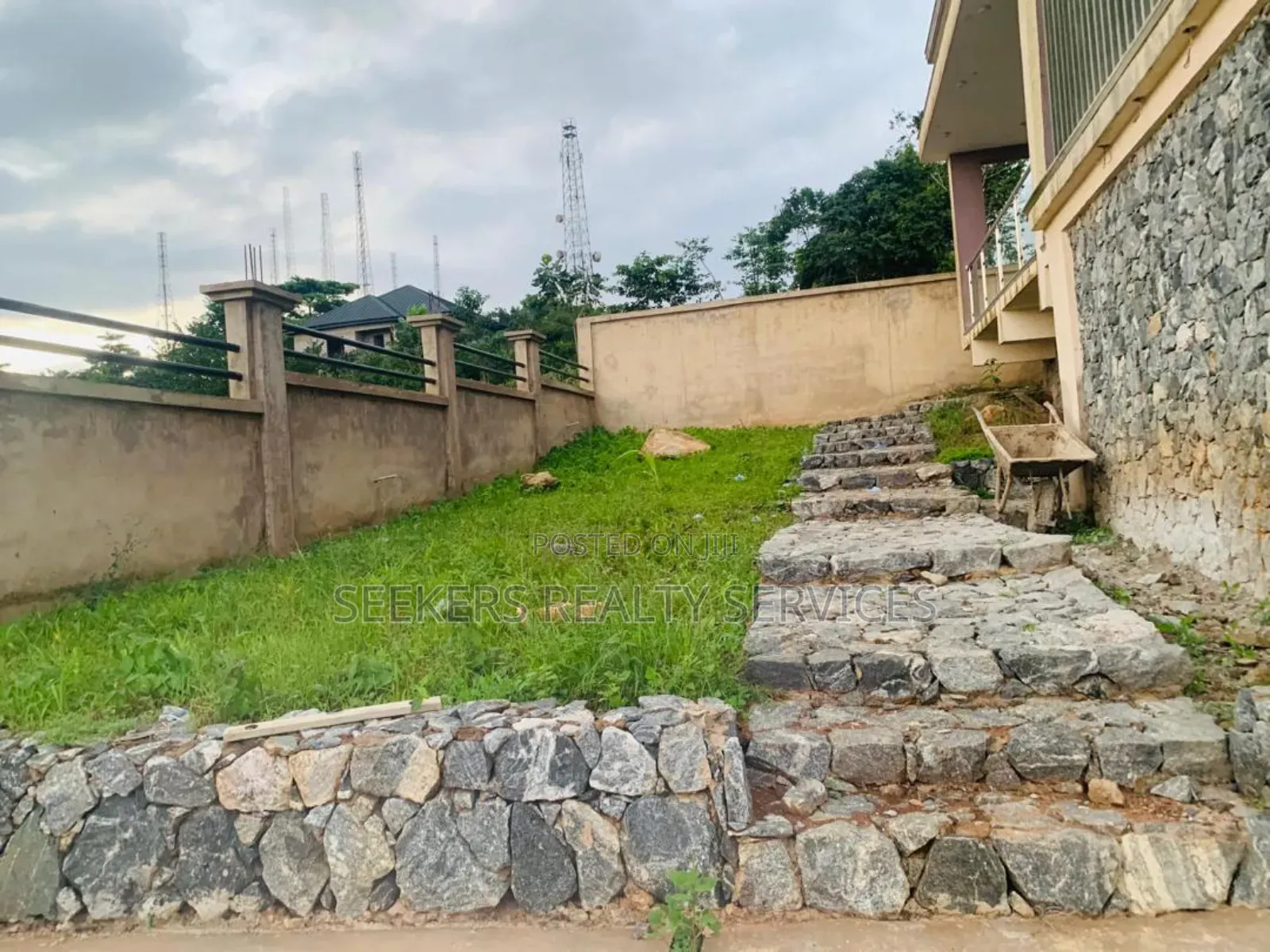 4bdrm House in Seekers Realty, Aburi for sale