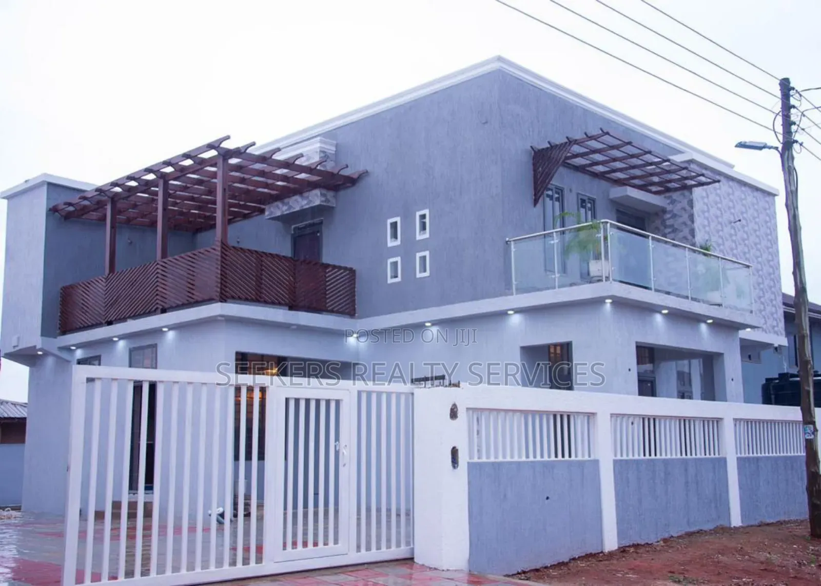 4bdrm Duplex in Seekers Realty, Oyarifa for sale