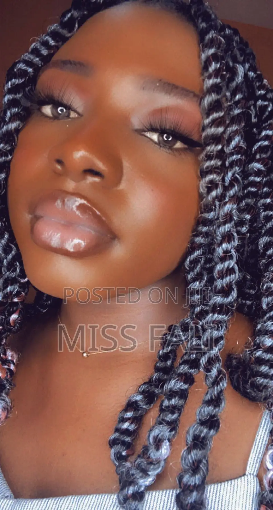 Make Up Artist. For All Your Soft Glams and Looks.