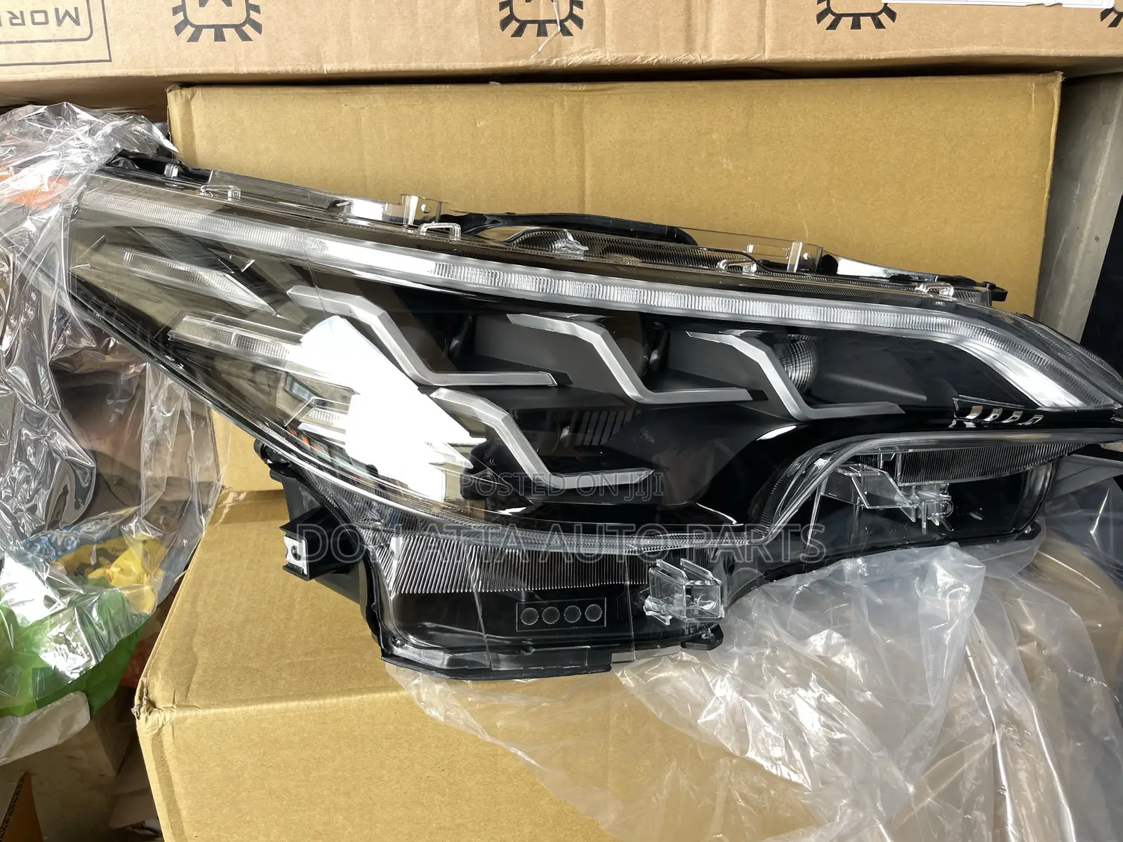 Toyota Fortuner 2016-18 Spec Head Light