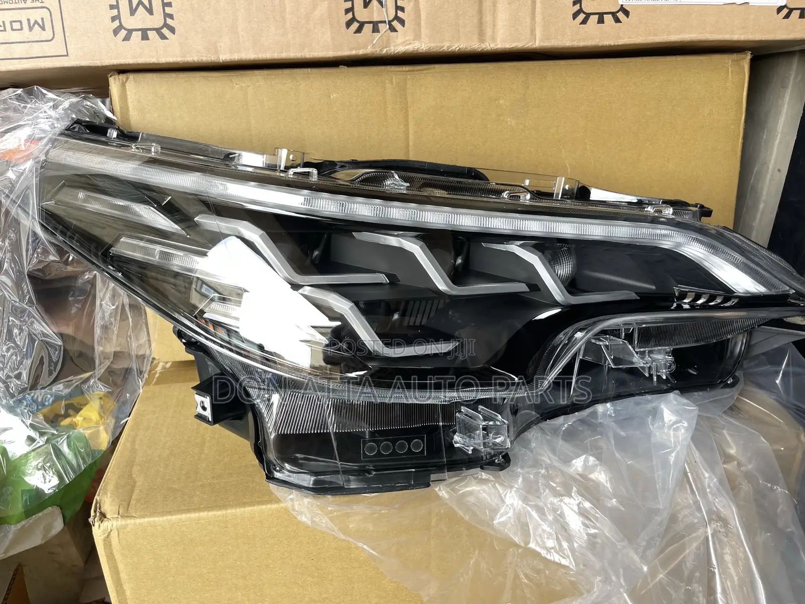 Toyota Fortuner 2016-18 Spec Head Light