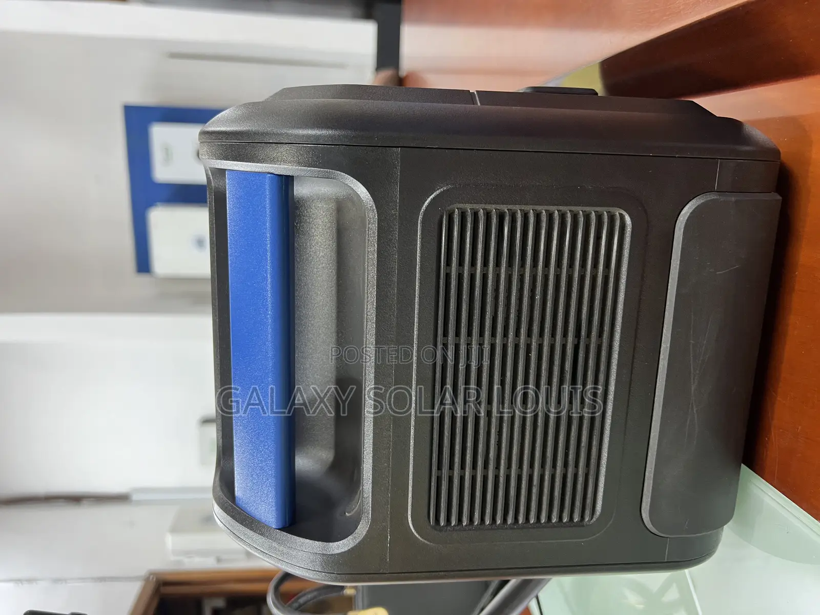 600w All in One Solar Generator