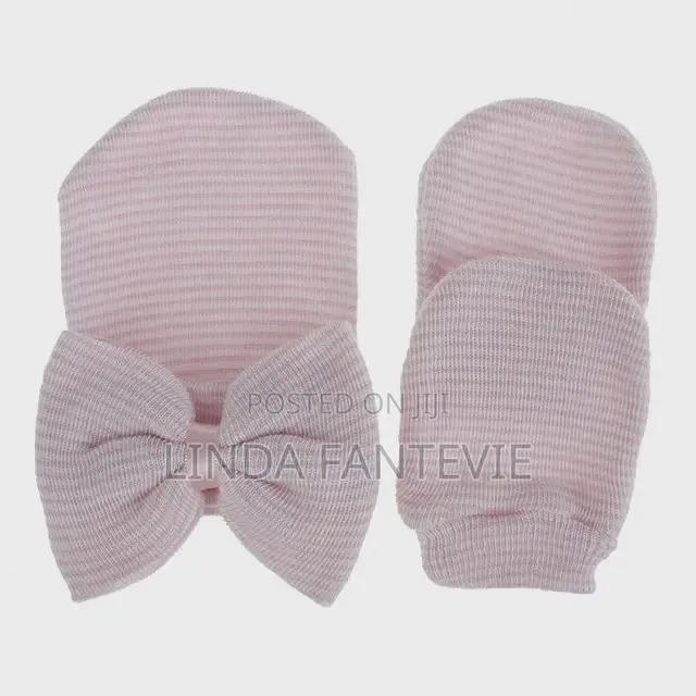 Set of Mittens and Headband