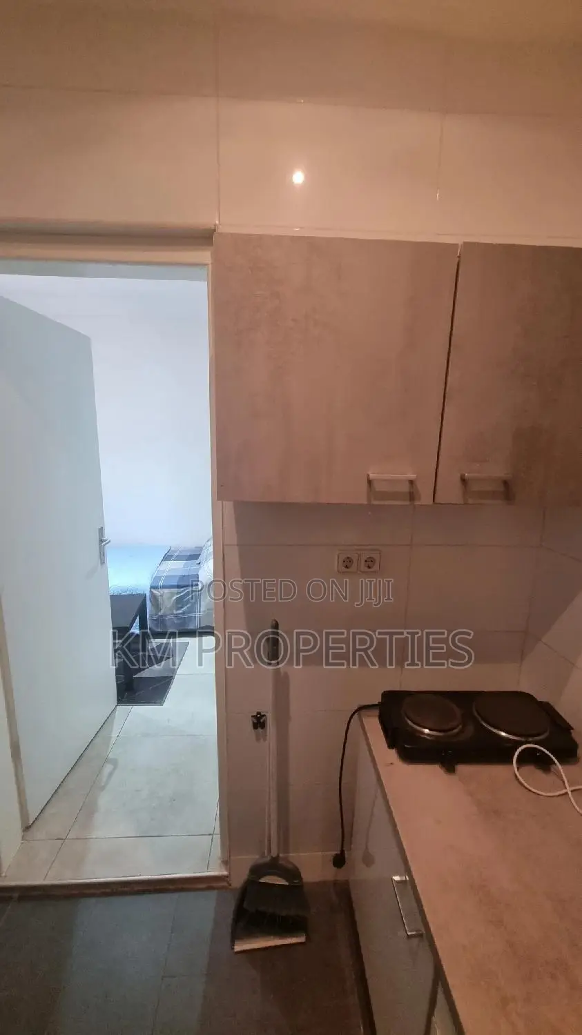 Single Studio Airbnb West-Legon