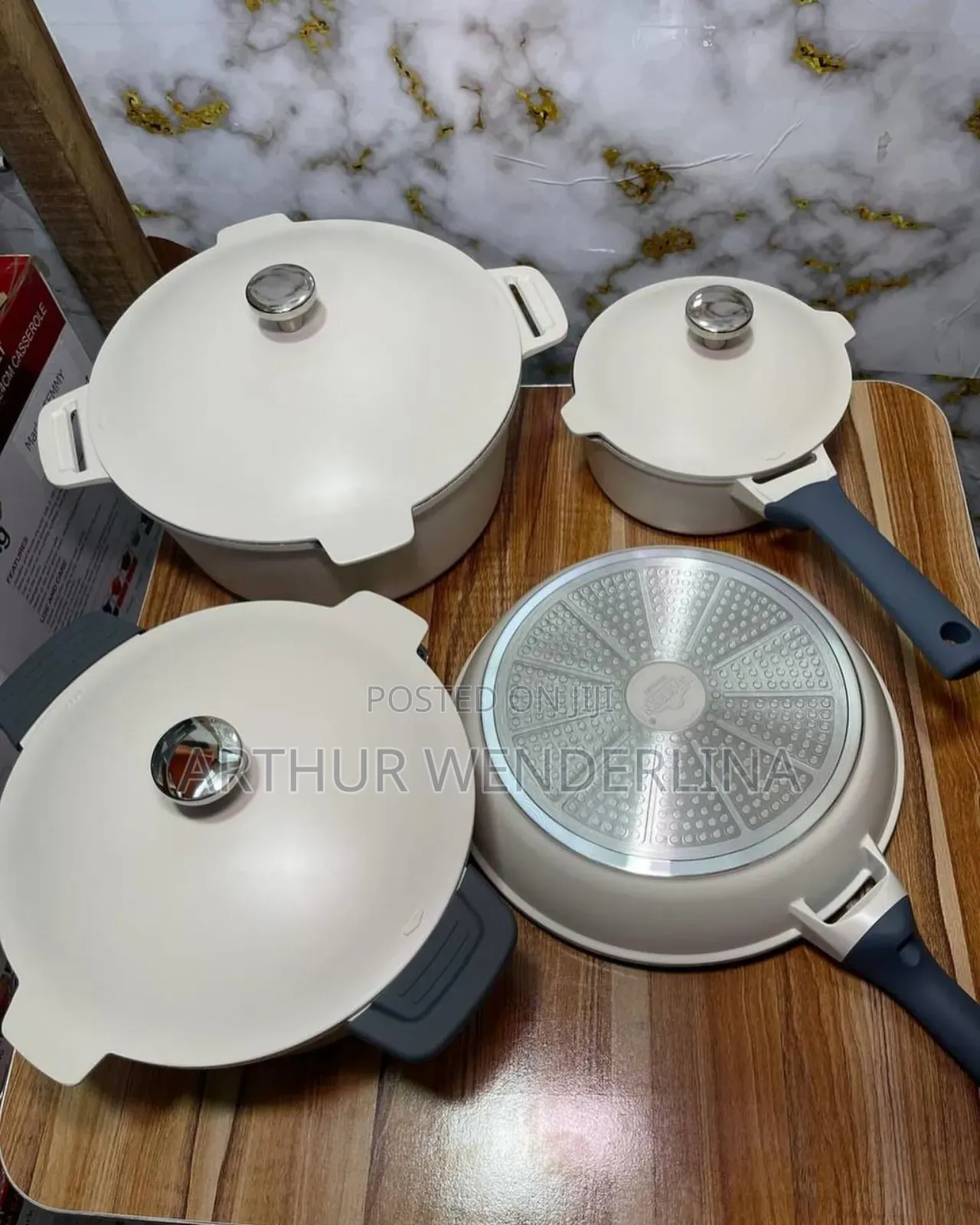 4 Set Nonstick Cookware