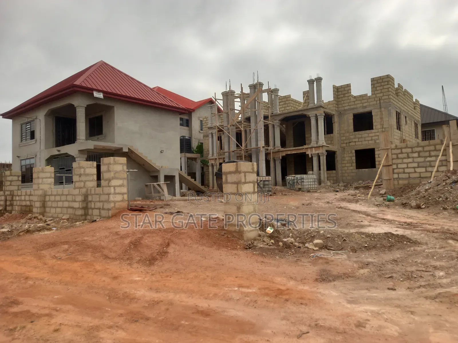 18bdrm House in Sewua Government, Kumasi Metropolitan for sale