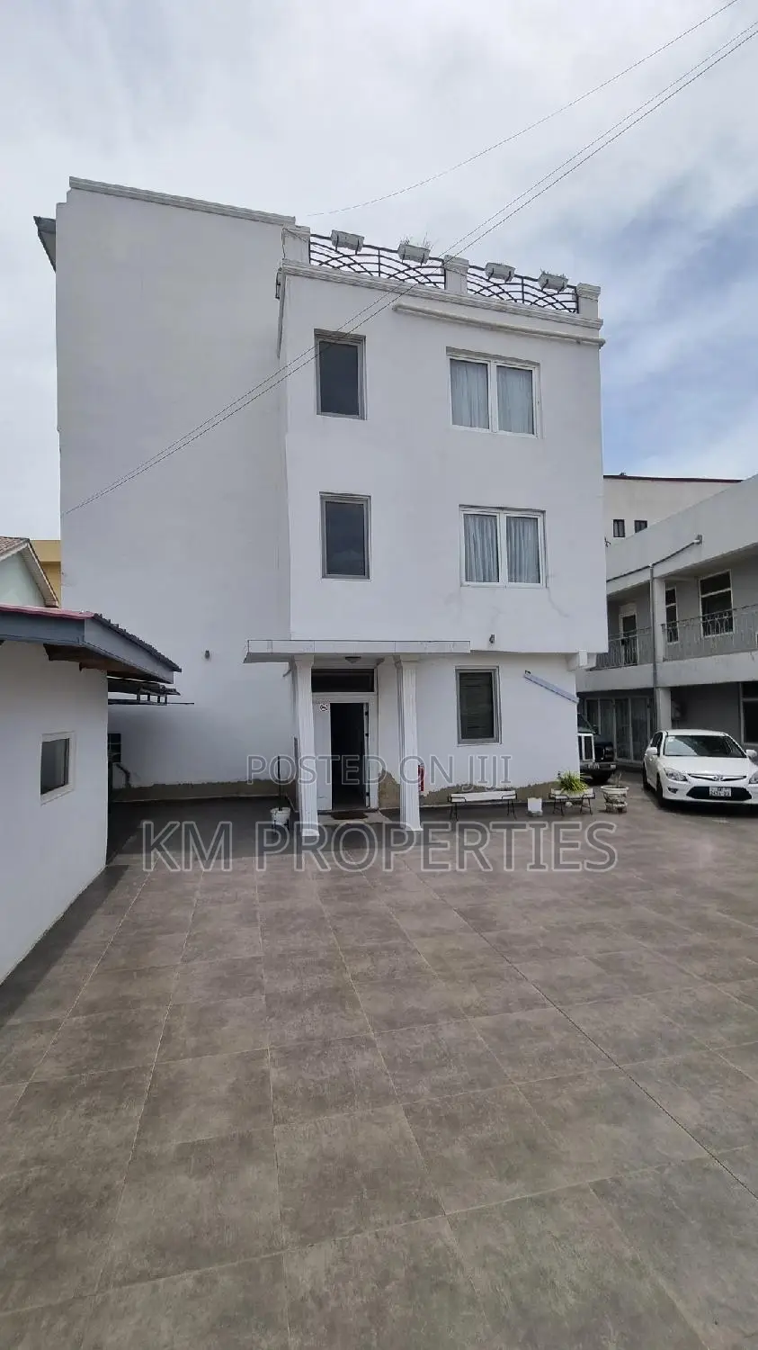 Executive One Bed Ensuite Furnished Short-Term Apt