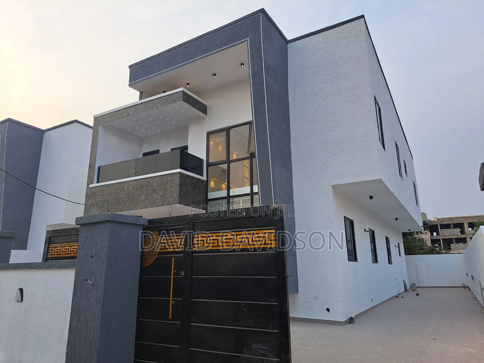 4bdrm House in 4 Bedroom House,, Tema Metropolitan for sale