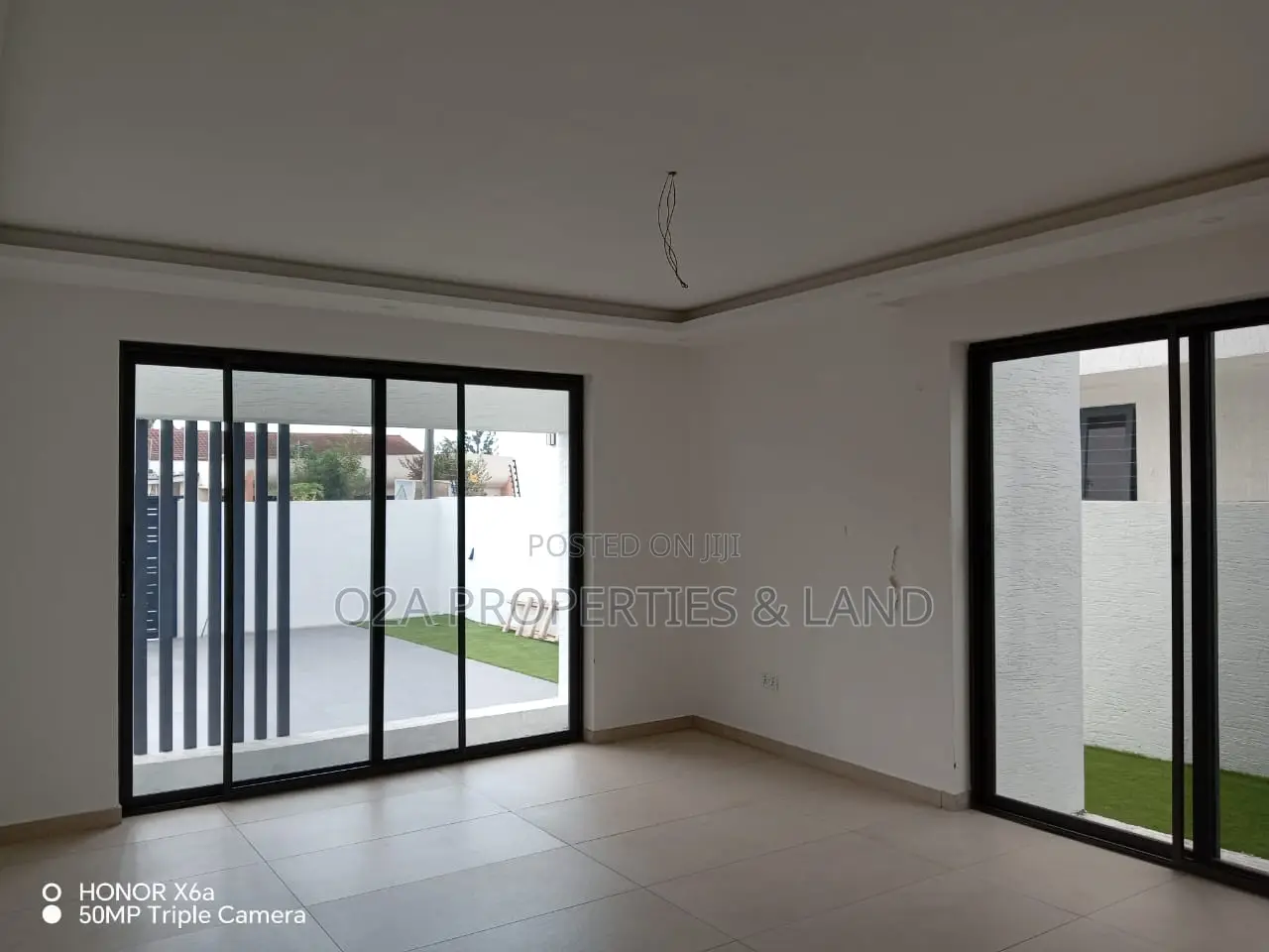 4bdrm House in Community 16, Sakumono for sale