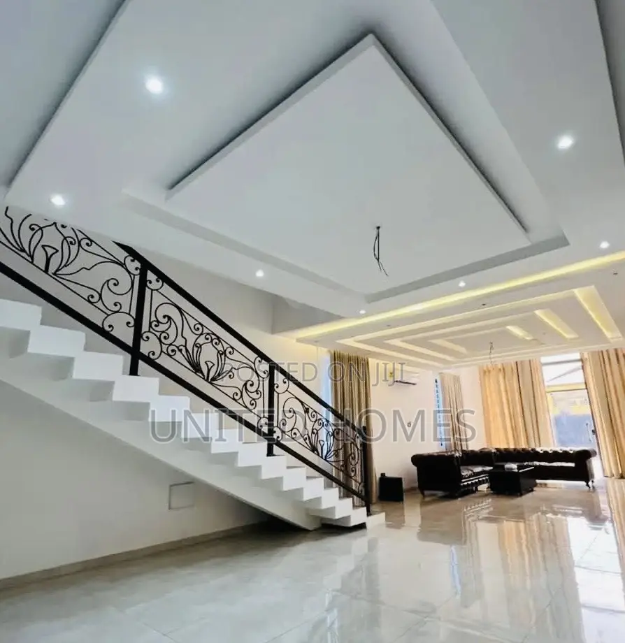 5bdrm House in East Legon for sale