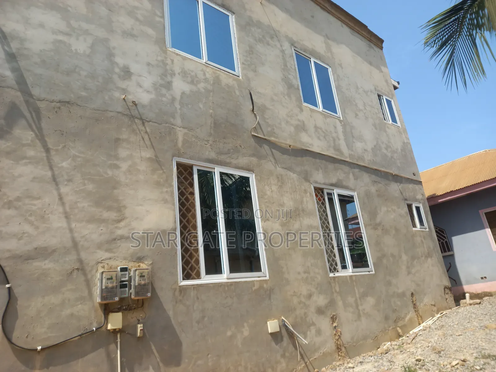 11bdrm House in Fawoade, Kumasi Metropolitan for sale