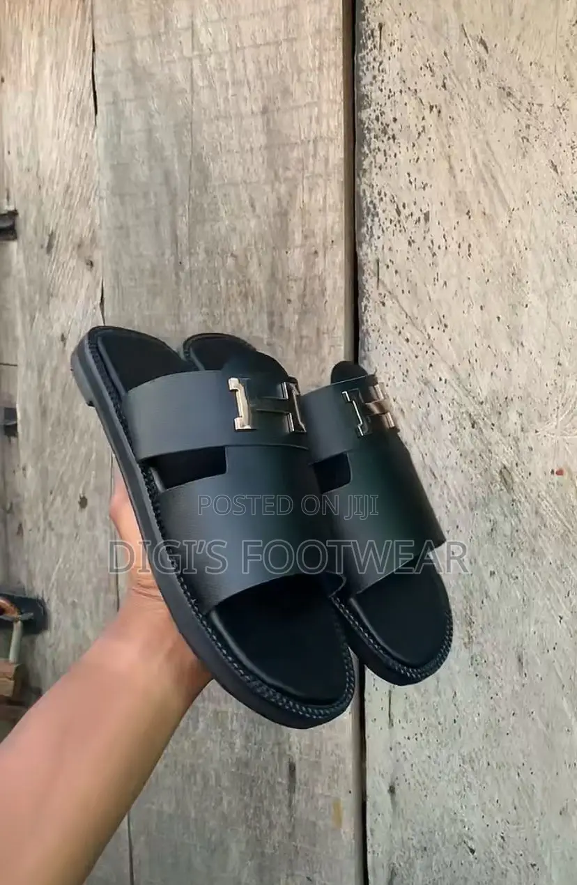 Black Sikapa Slippers With Hermes Crown