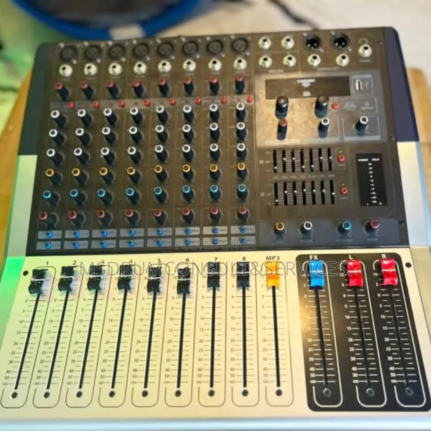 8 Channels Powered Mixer