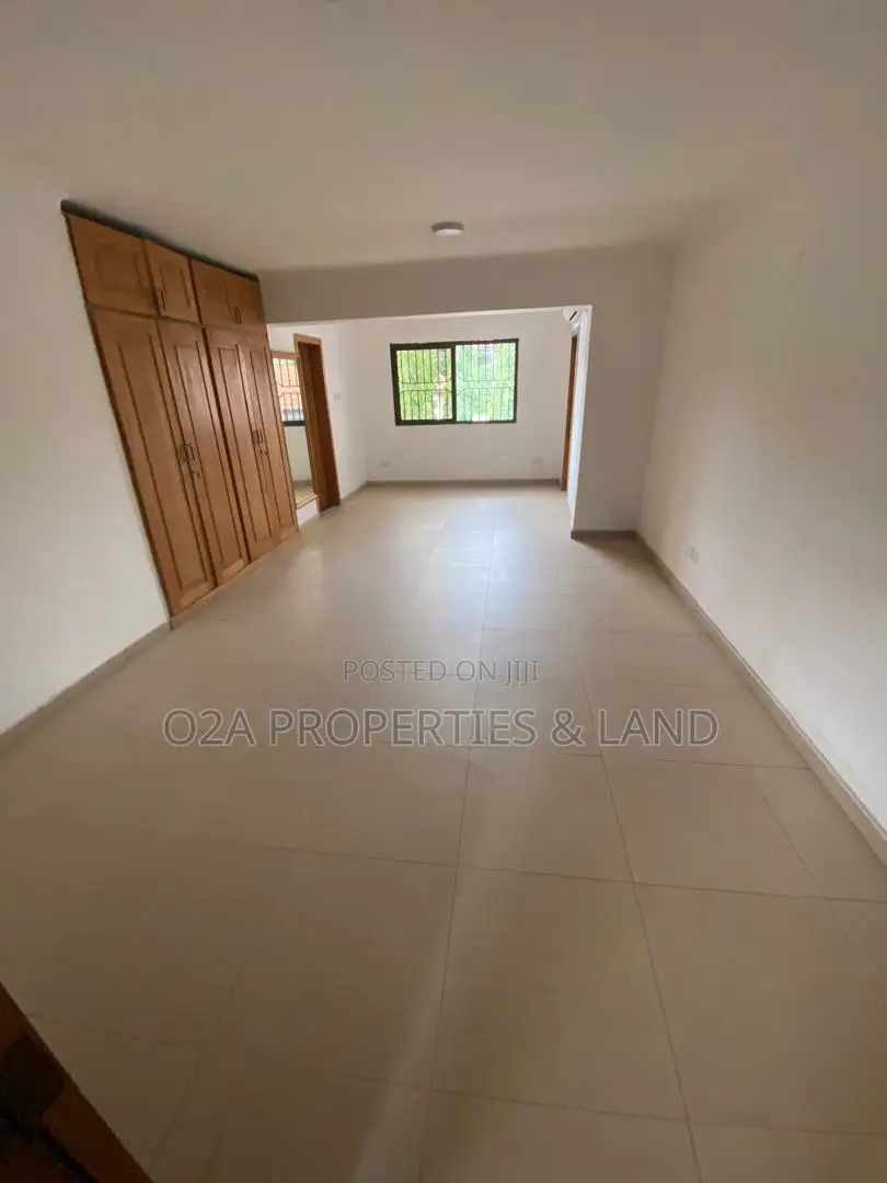 5bdrm House in Dzorwulu for rent