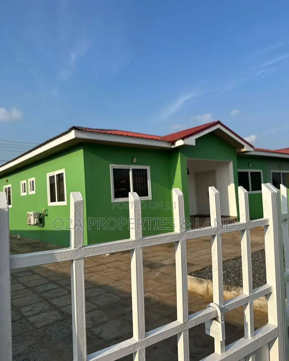 Furnished 3bdrm House in Community 25,, Sakumono for sale