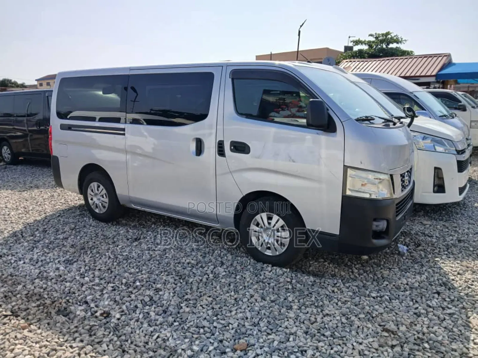 Nissan Caravan (Urvan) 2010 Silver