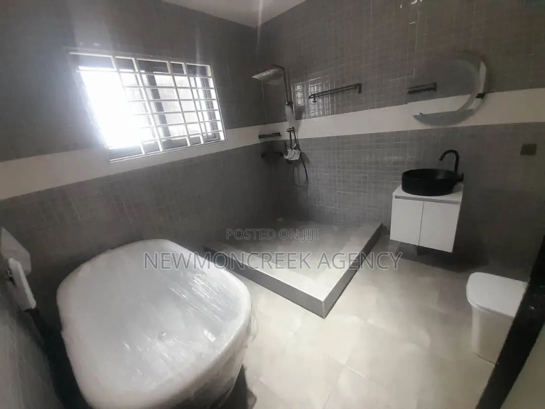 4bdrm Duplex in East Legon Ips, Accra Metropolitan for sale