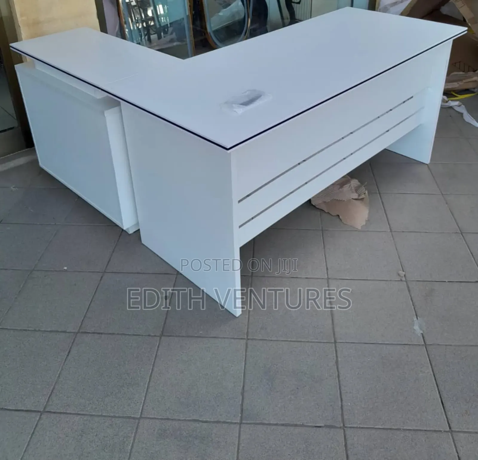 Executive L-Shape Table