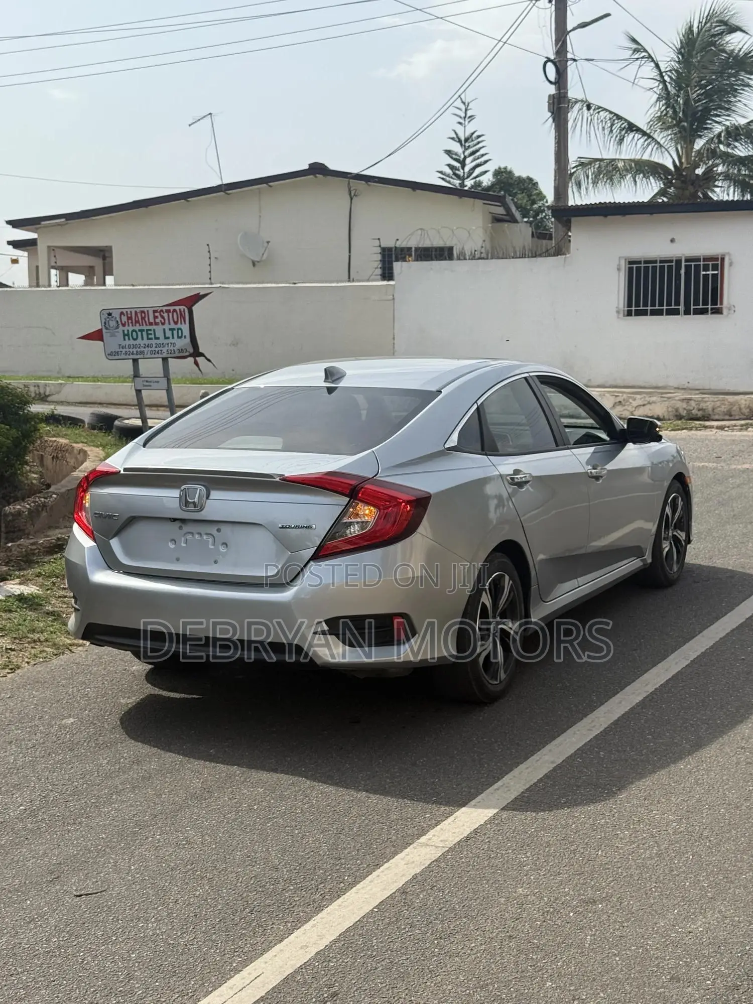 Honda Civic Touring 4dr Sedan (1.5L 4cyl) 2017 Silver