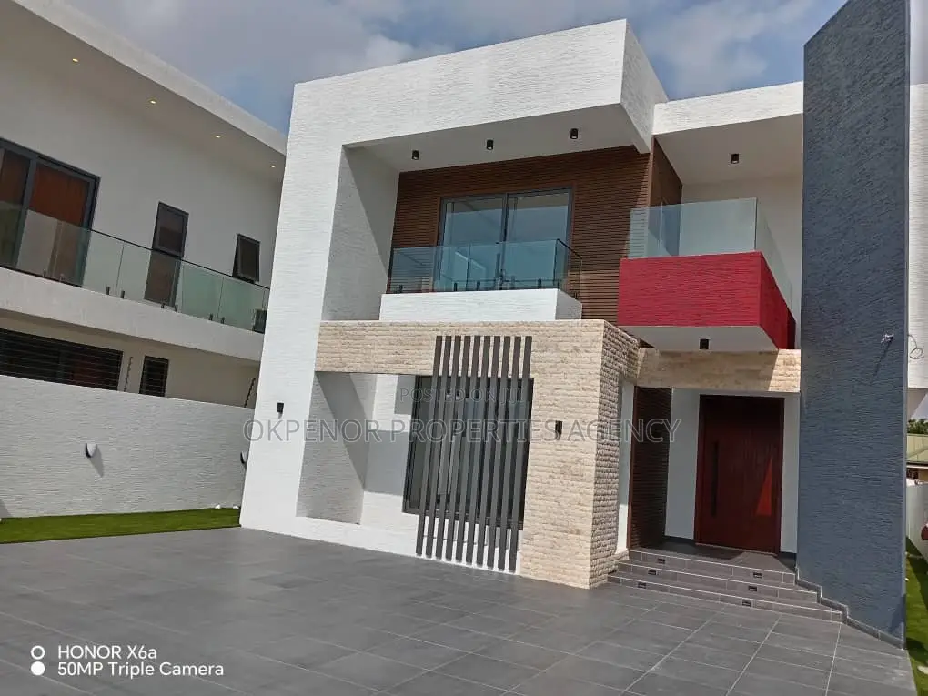 4bdrm House in Com16, Accra Metropolitan for sale