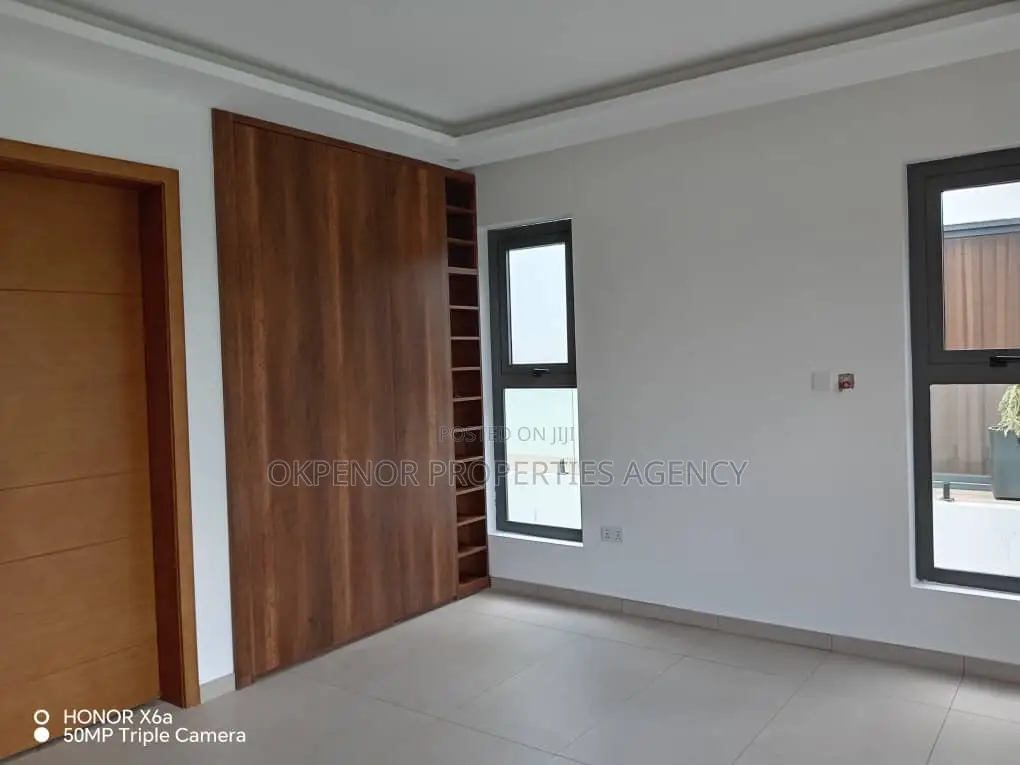 4bdrm House in Com16, Accra Metropolitan for sale